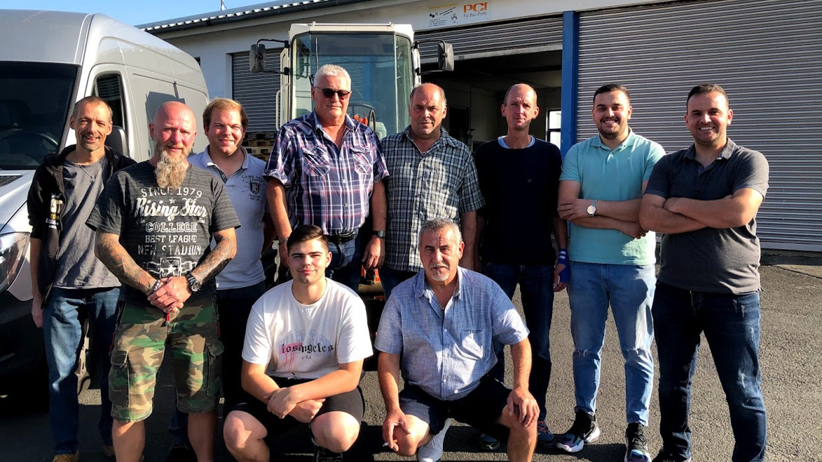 Das Team der Fliesenprofi Westerwald GmbH bei der Arbeit